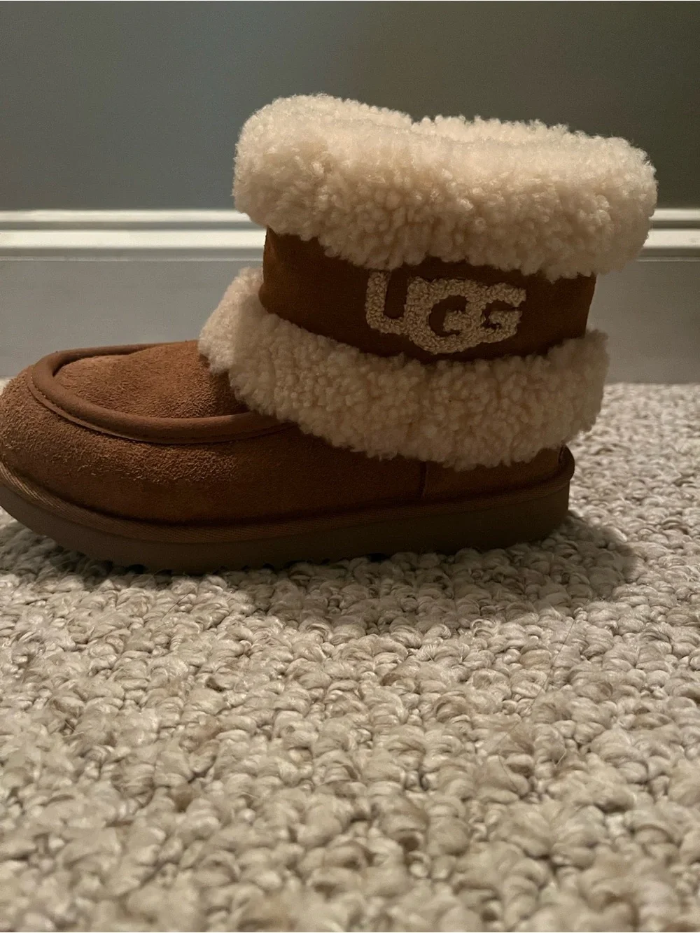 UGG Kids Chestnut Sheepskin Cuff Boot sz2